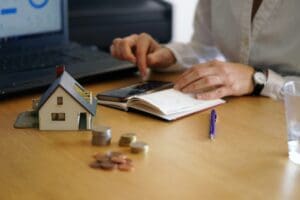 Easy Refinancing | Short Sales vs Foreclosures | Re financing